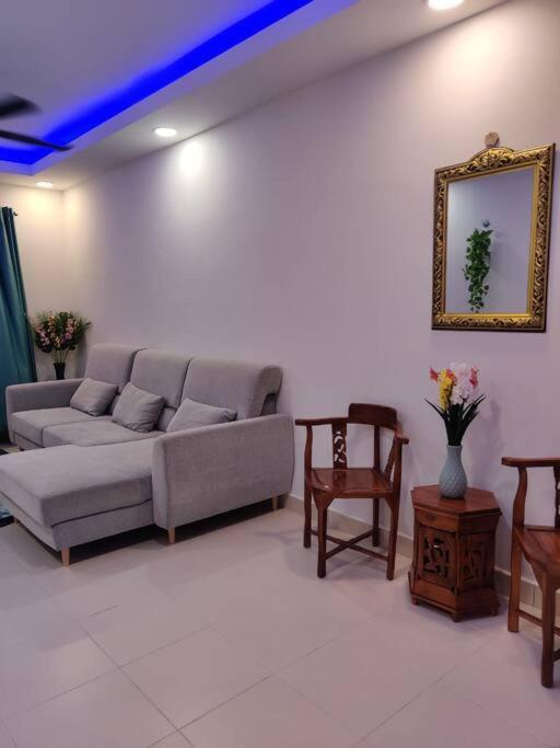 Debayu Homestay With Free Parking At Setia Alam Shah Alam Luaran gambar